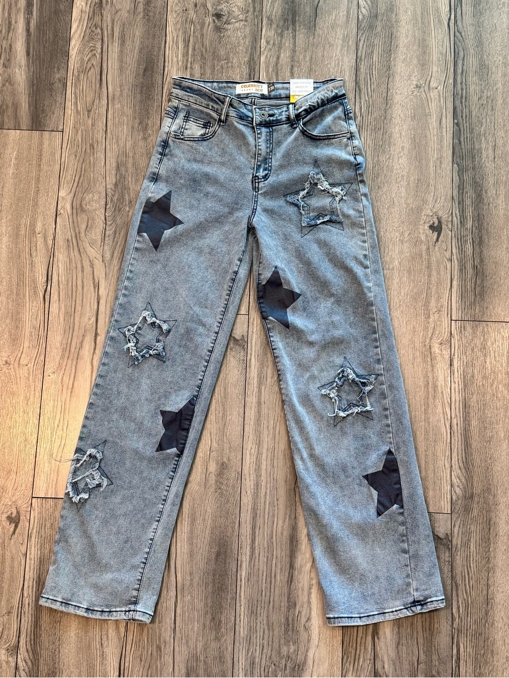 NWT Celebrity Ace Star Patch Distressed Straight Leg Jeans Size 7/28